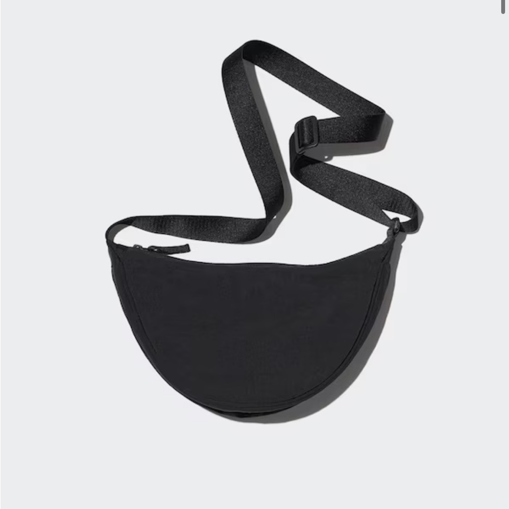 Black Uniqlo crescent bag